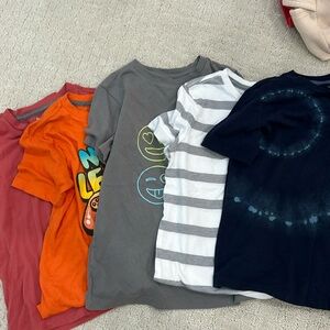 FIVE boys tee shirts size 6-7✨👌🏼🤍